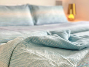 12 Ways to Style: How to Put a Throw Blanket on a Bed